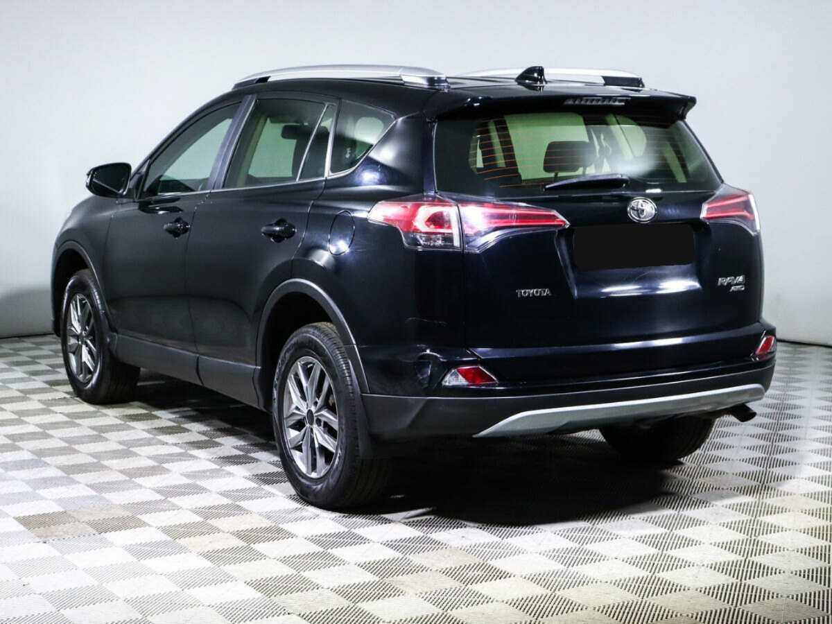 Toyota RAV4 с пробегом — 2019 год. Фото: #6