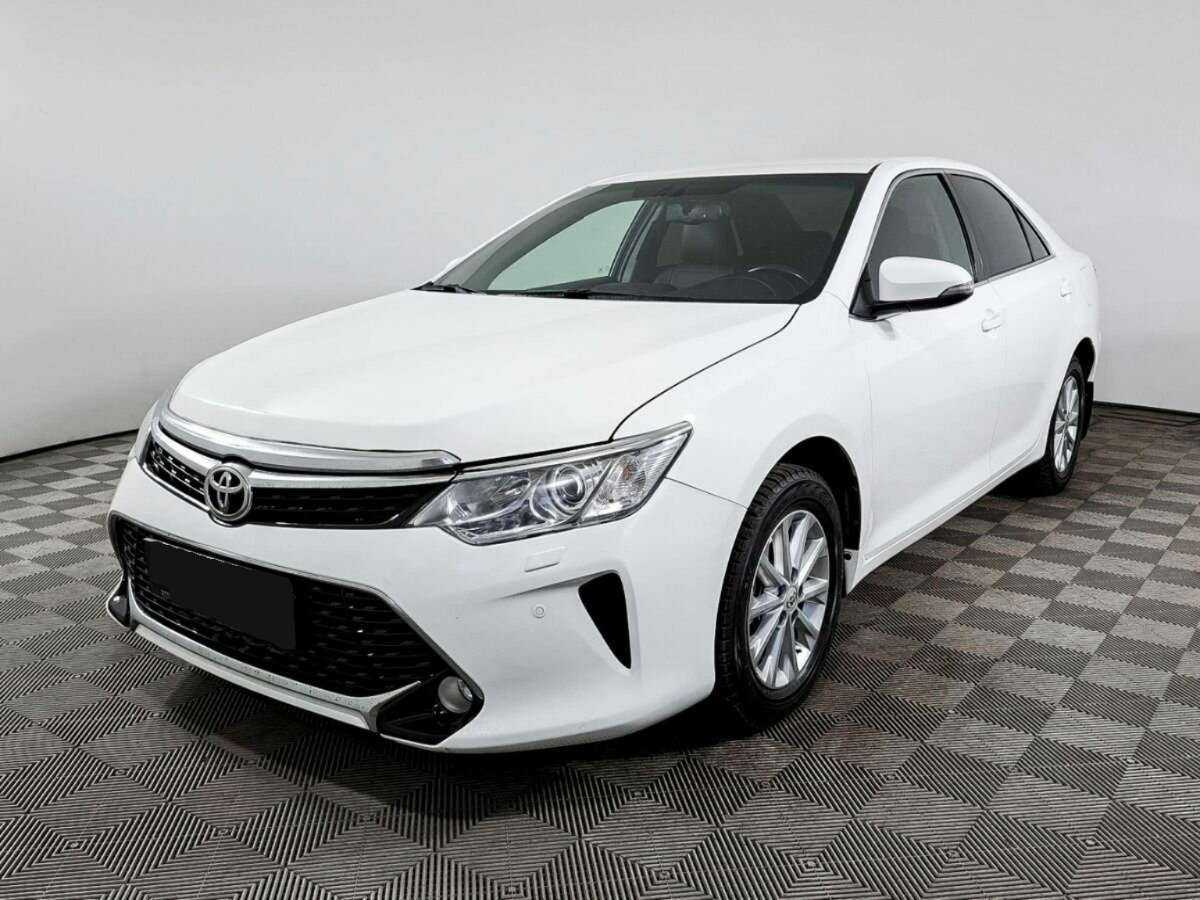 Toyota Camry с пробегом — 2016 год. Фото: #0