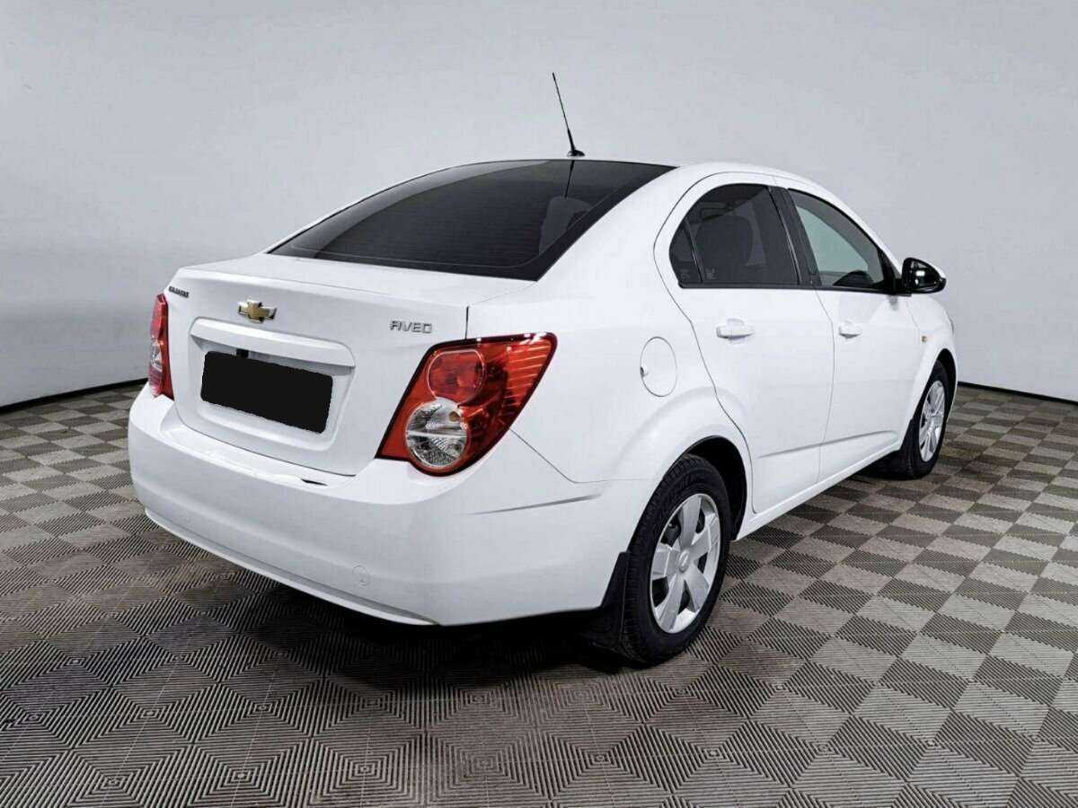Chevrolet Aveo с пробегом — 2013 год. Фото: #4