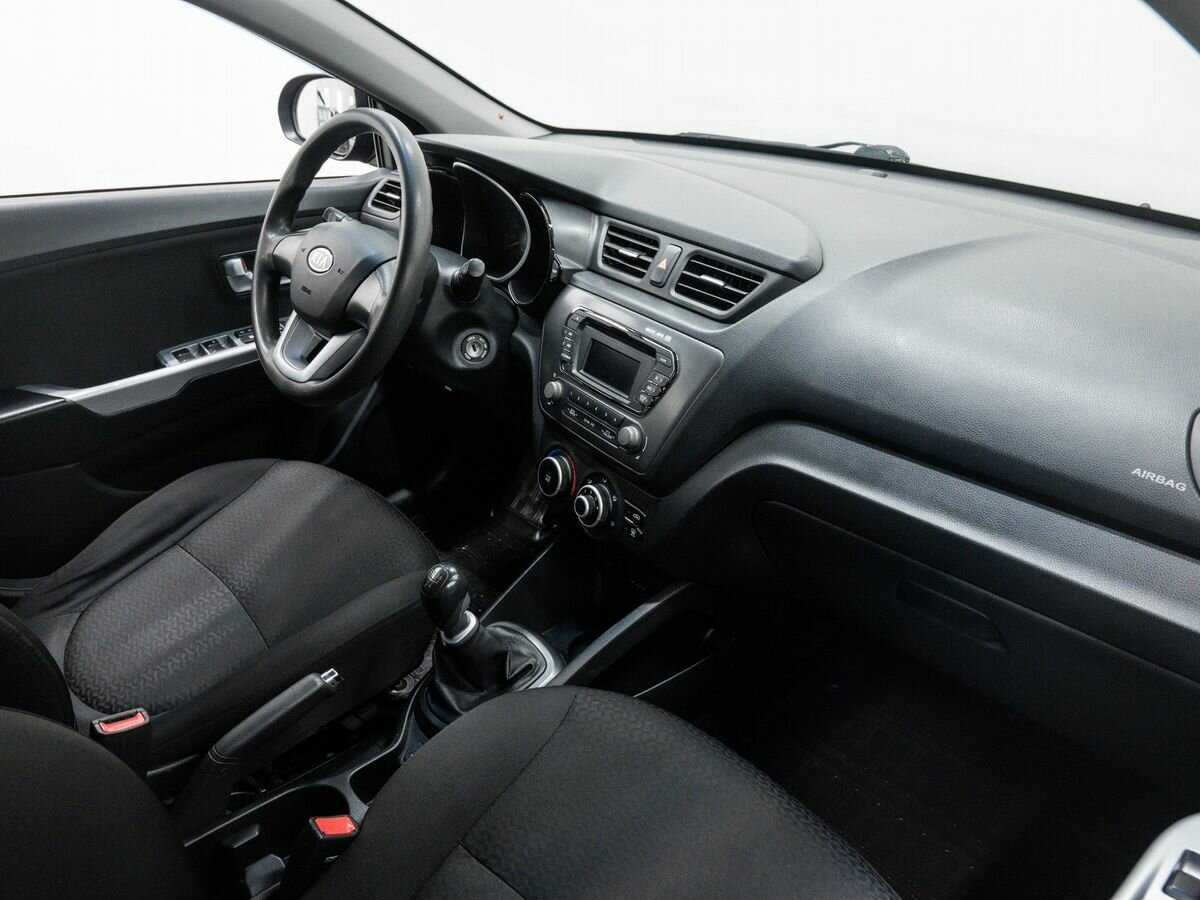 Kia Rio с пробегом — 2012 год. Фото: #3