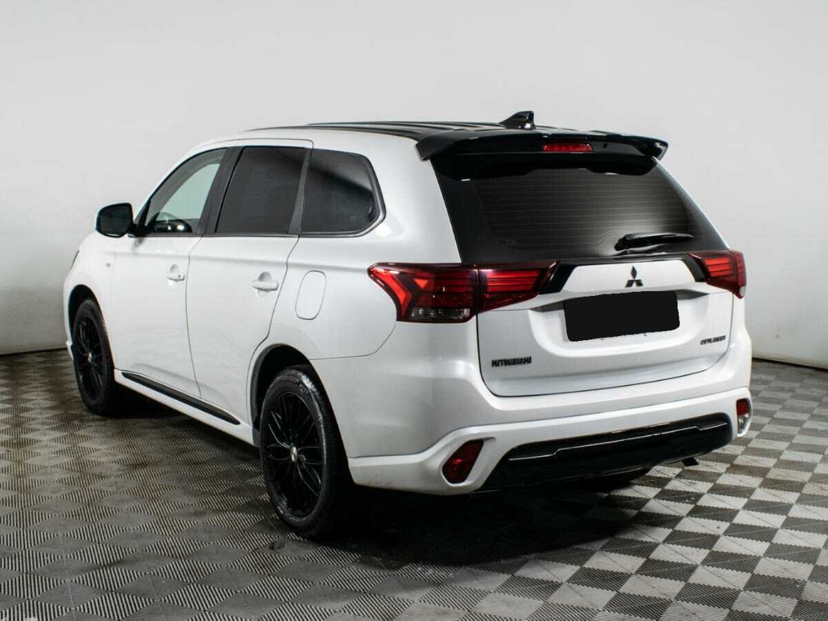 Mitsubishi Outlander с пробегом — 2022 год. Фото: #5