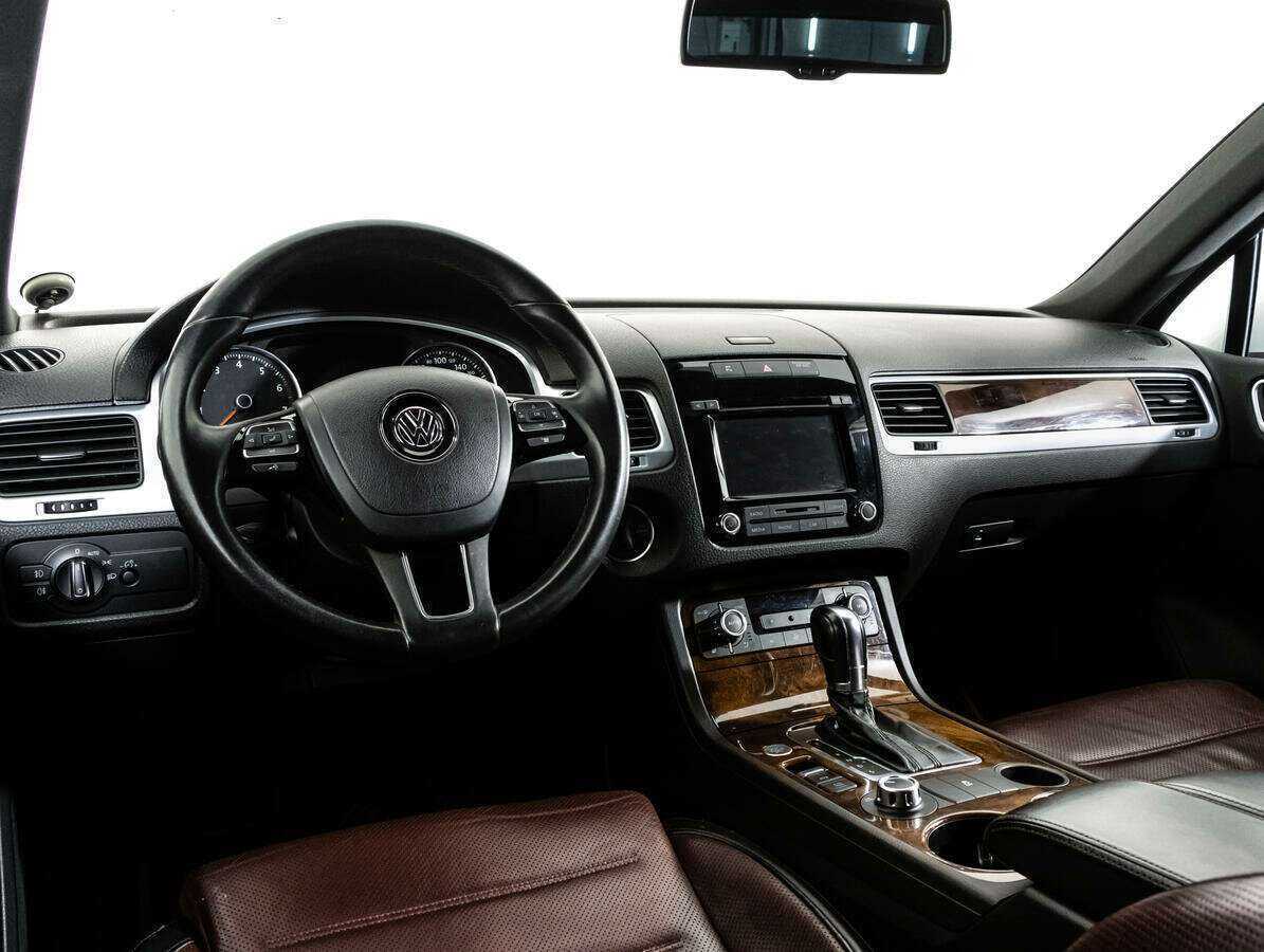 Volkswagen Touareg с пробегом — 2012 год. Фото: #8