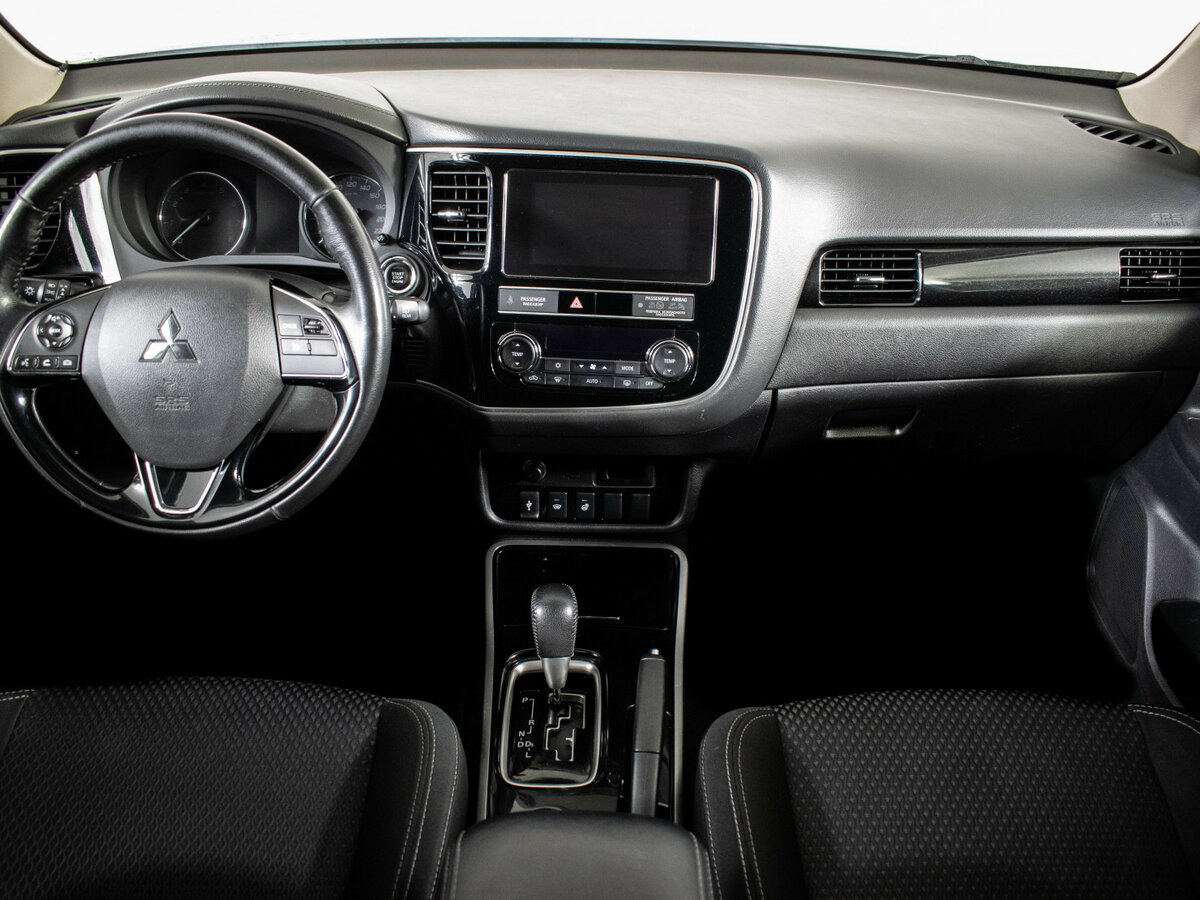 Mitsubishi Outlander с пробегом — 2018 год. Фото: #10