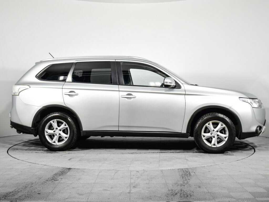 Mitsubishi Outlander с пробегом — 2014 год. Фото: #3