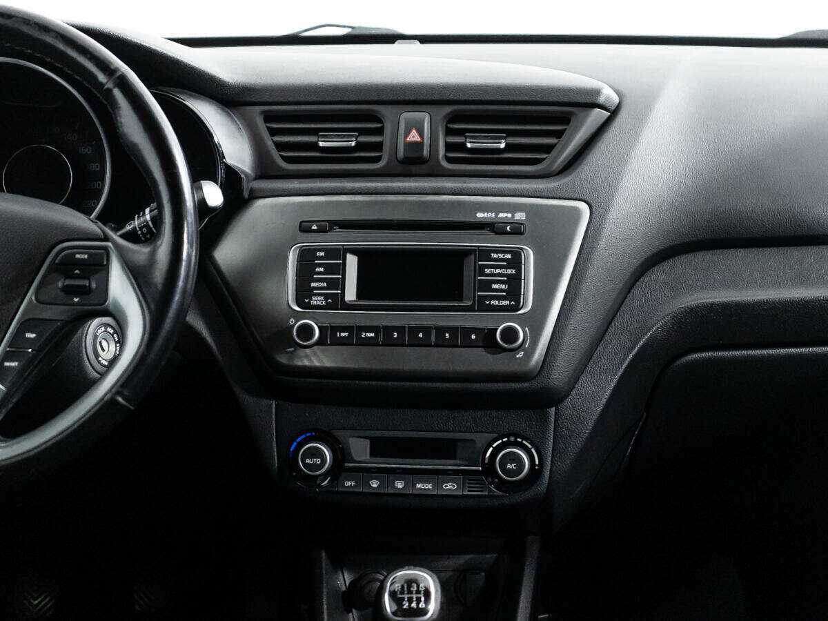 Kia Rio с пробегом — 2017 год. Фото: #13