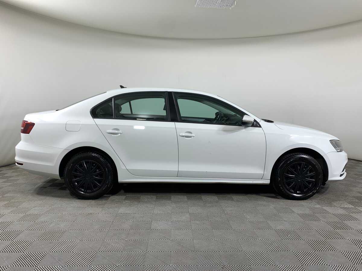 Volkswagen Jetta с пробегом — 2017 год. Фото: #3