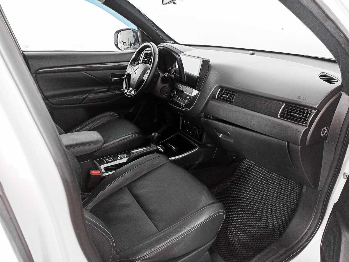 Mitsubishi Outlander с пробегом — 2018 год. Фото: #8