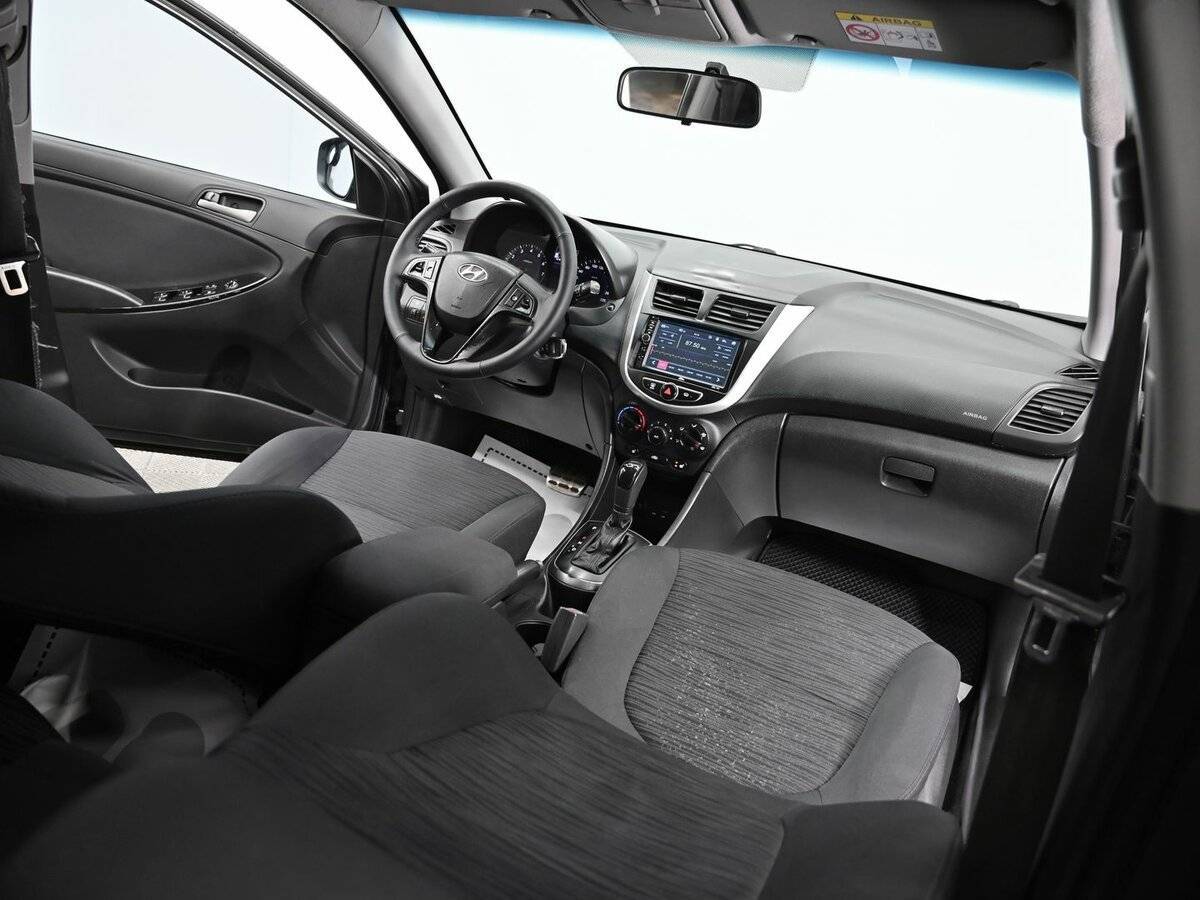 Hyundai Solaris с пробегом — 2014 год. Фото: #13