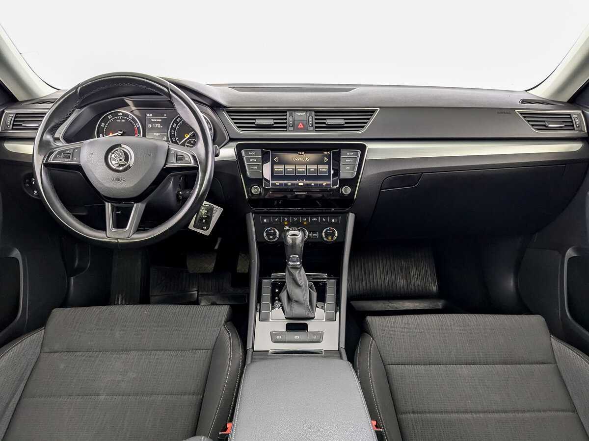 Skoda Superb с пробегом — 2019 год. Фото: #13