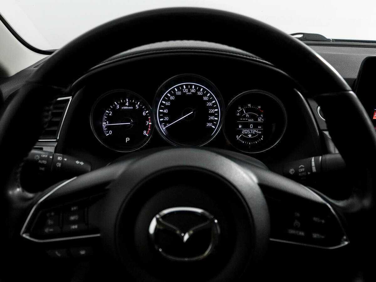 Mazda 6 с пробегом — 2017 год. Фото: #16