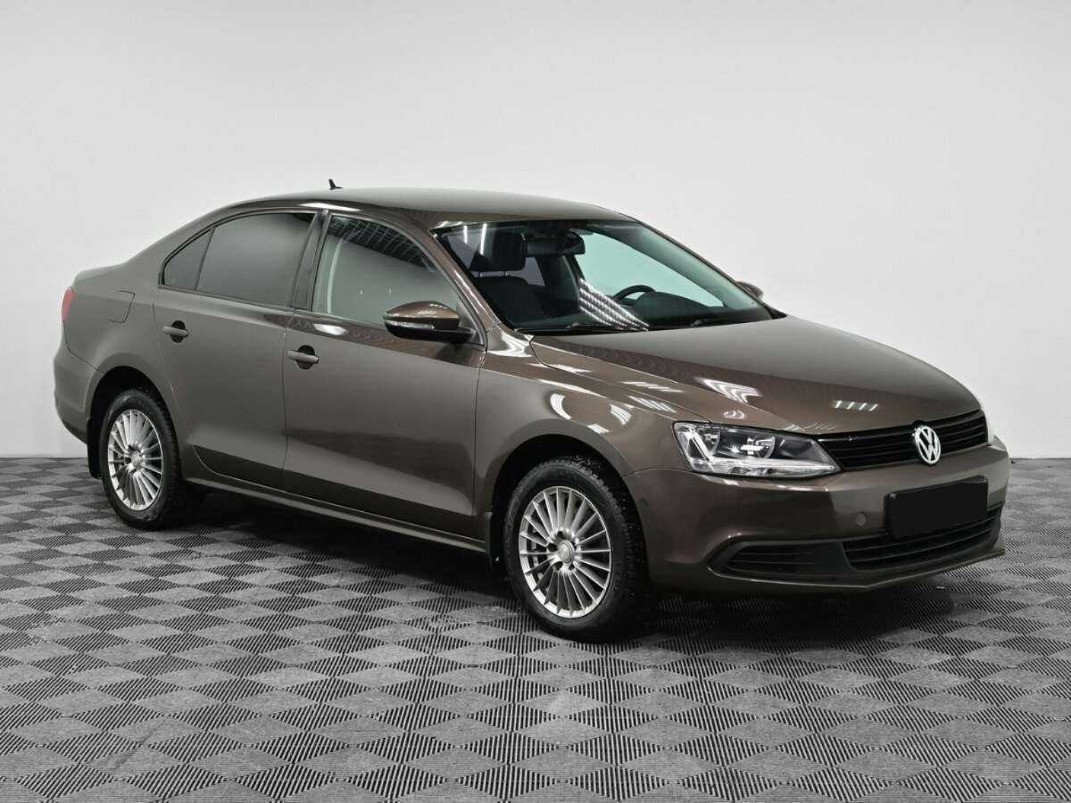 Volkswagen Jetta с пробегом — 2013 год. Фото: #2