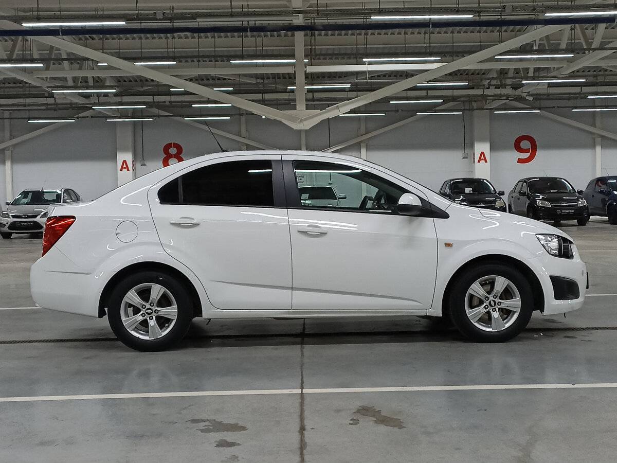Chevrolet Aveo с пробегом — 2012 год. Фото: #3