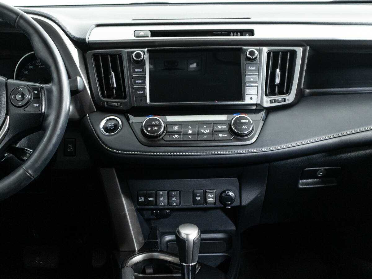 Toyota RAV4 с пробегом — 2018 год. Фото: #13