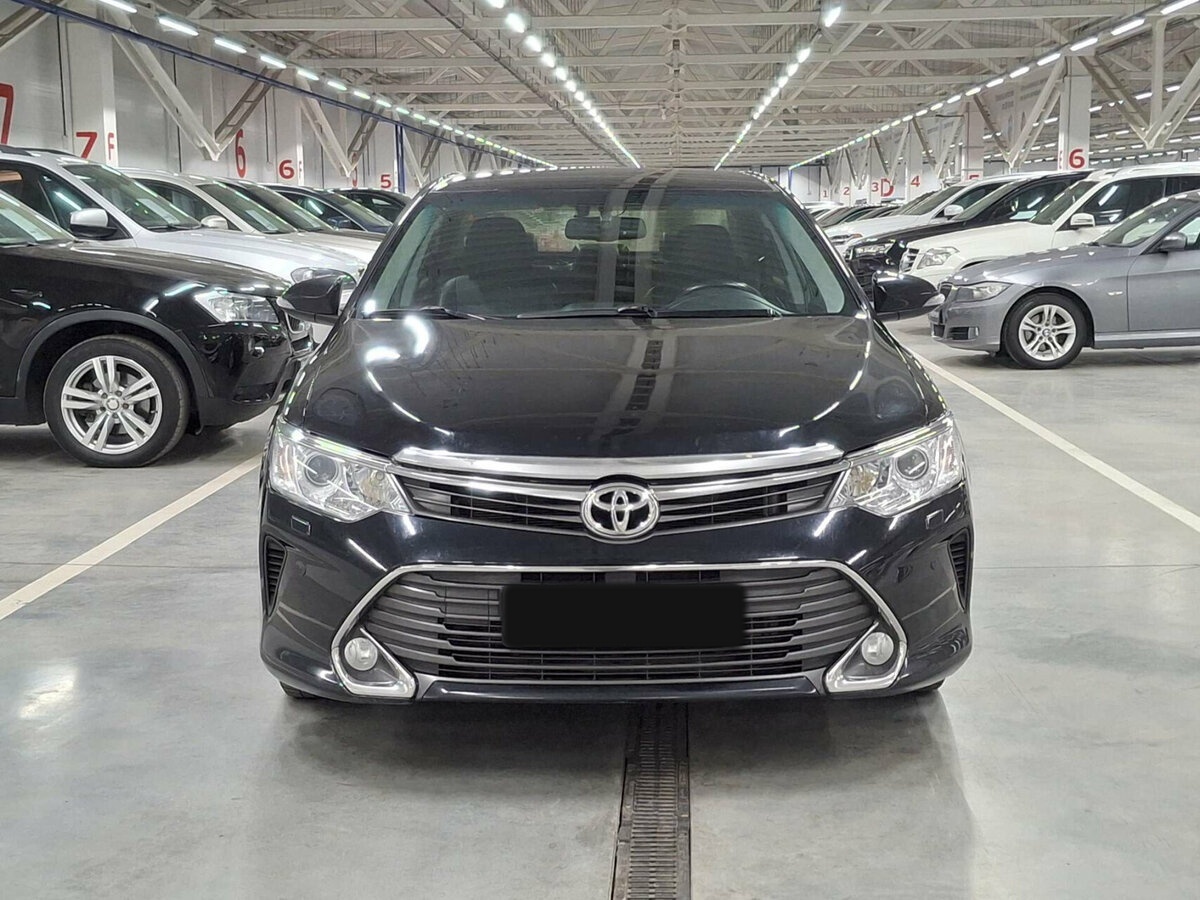 Toyota Camry с пробегом — 2015 год. Фото: #1