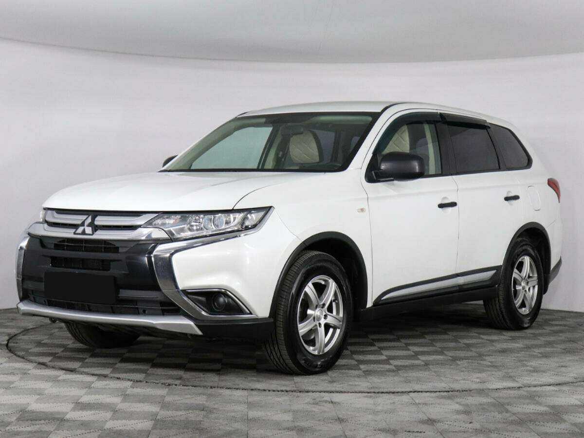 Mitsubishi Outlander с пробегом — 2017 год. Фото: #0