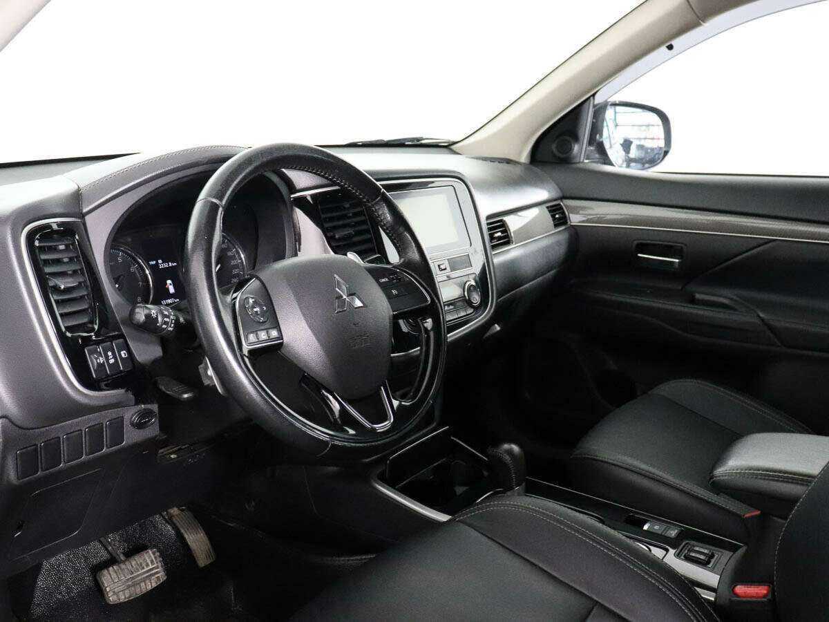 Mitsubishi Outlander с пробегом — 2019 год. Фото: #7