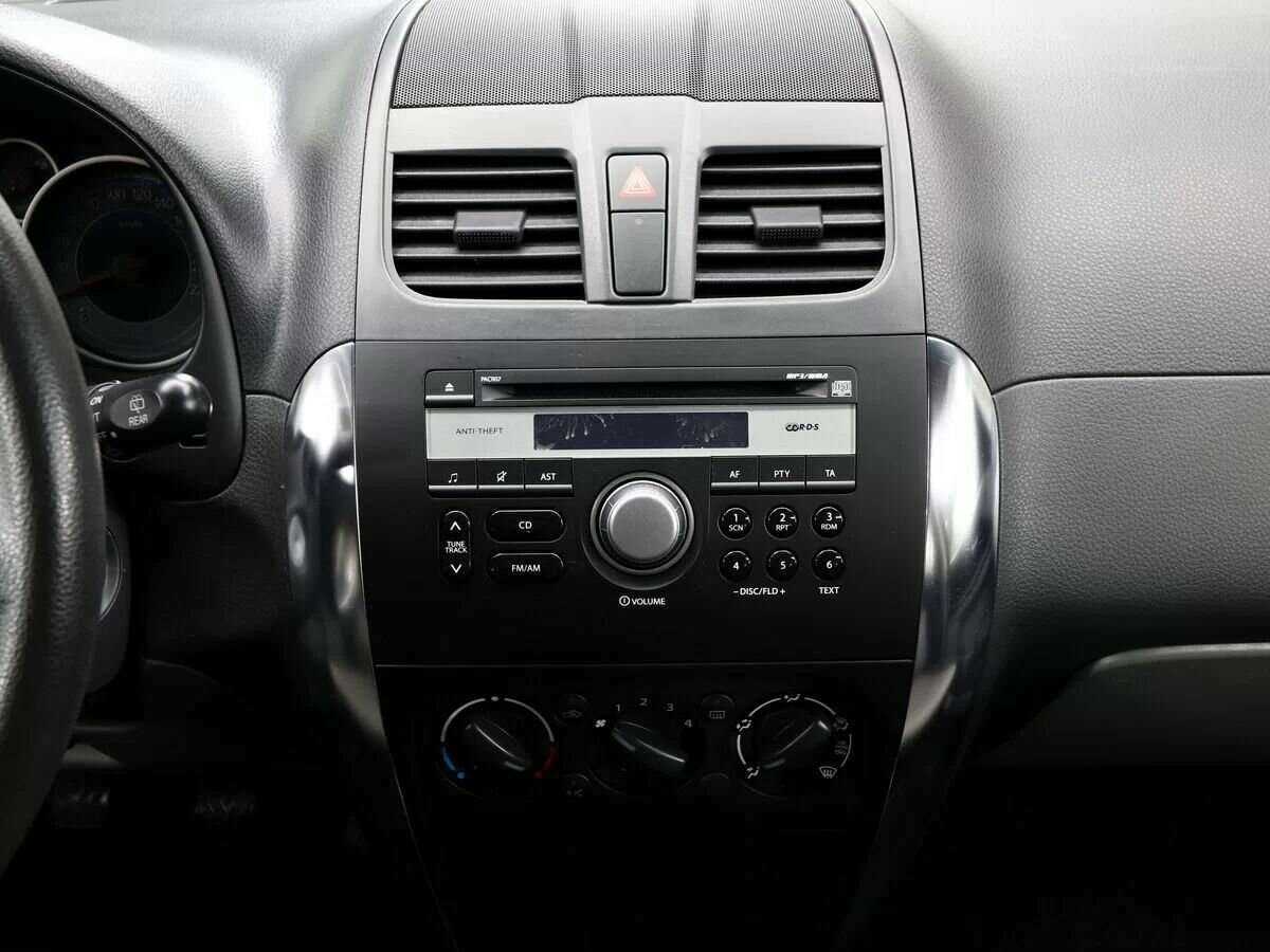Suzuki SX4 с пробегом — 2013 год. Фото: #19