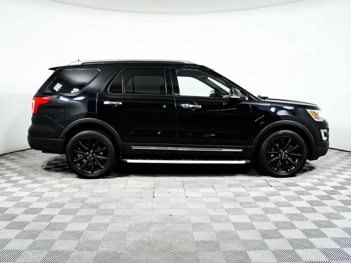 Ford Explorer с пробегом — 2016 год. Фото: #3