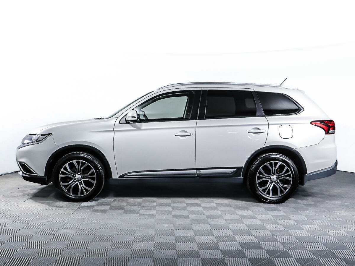 Mitsubishi Outlander с пробегом — 2016 год. Фото: #7