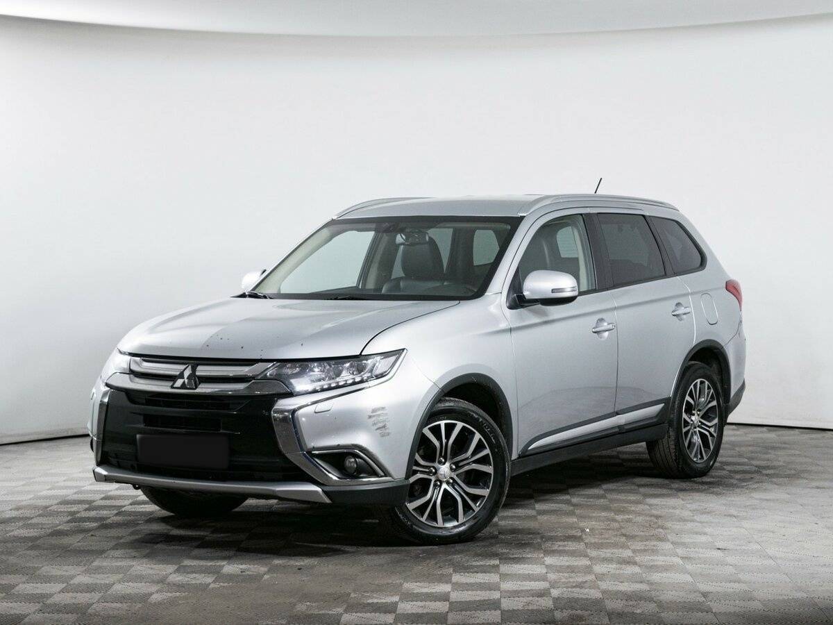 Mitsubishi Outlander с пробегом — 2015 год. Фото: #0