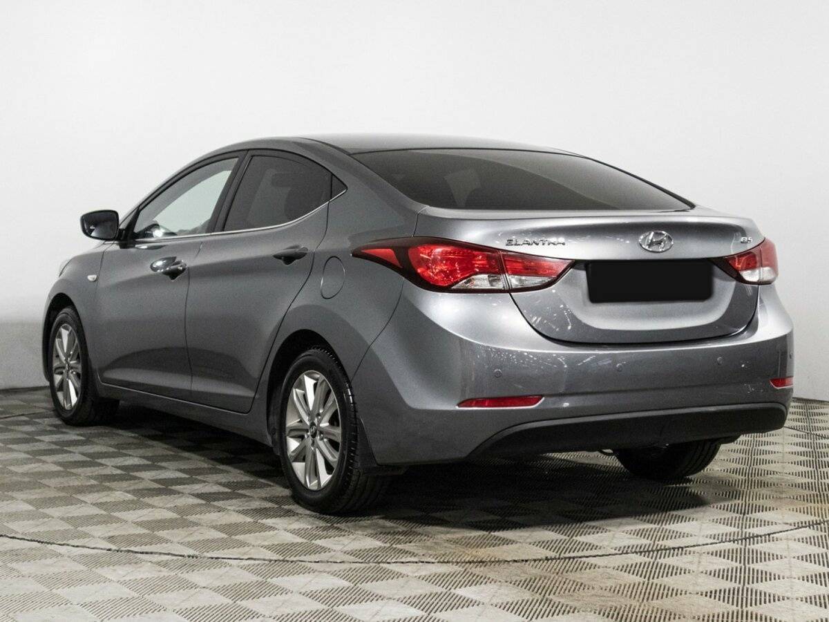 Hyundai Elantra с пробегом — 2015 год. Фото: #6