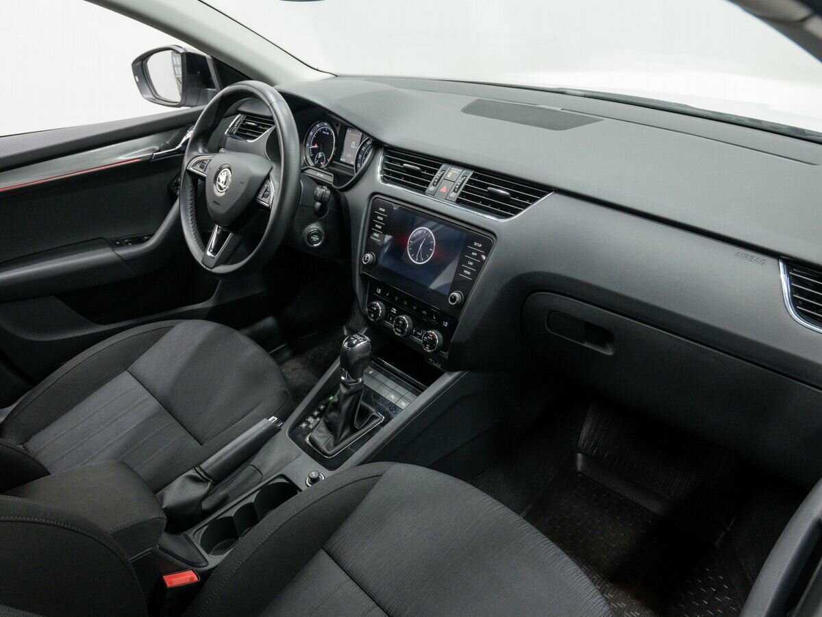 Skoda Octavia с пробегом — 2018 год. Фото: #6