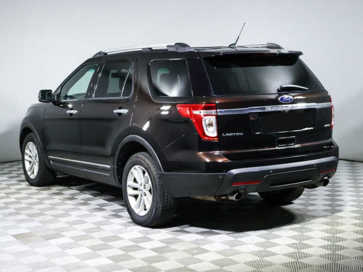 Ford Explorer с пробегом — 2012 год. Фото: #6