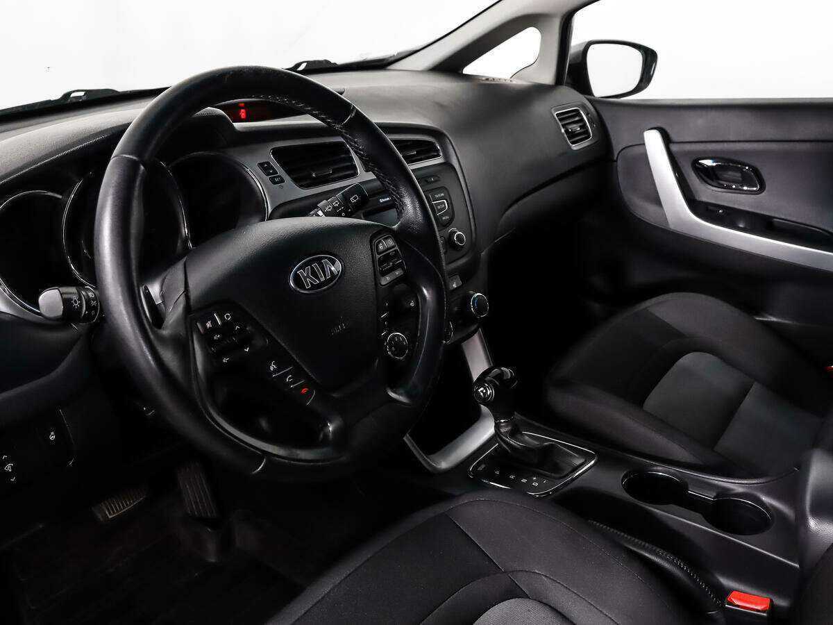 Kia Ceed с пробегом — 2015 год. Фото: #8