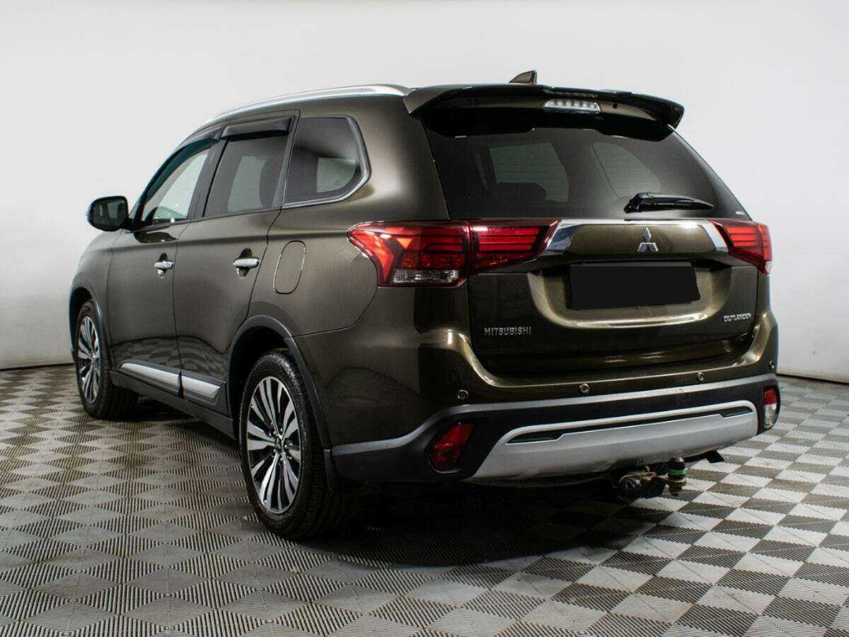 Mitsubishi Outlander с пробегом — 2018 год. Фото: #3