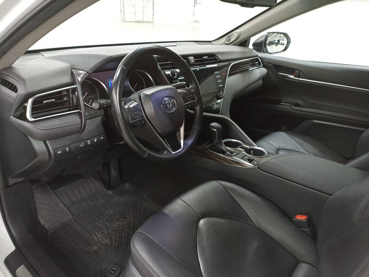 Toyota Camry с пробегом — 2019 год. Фото: #15