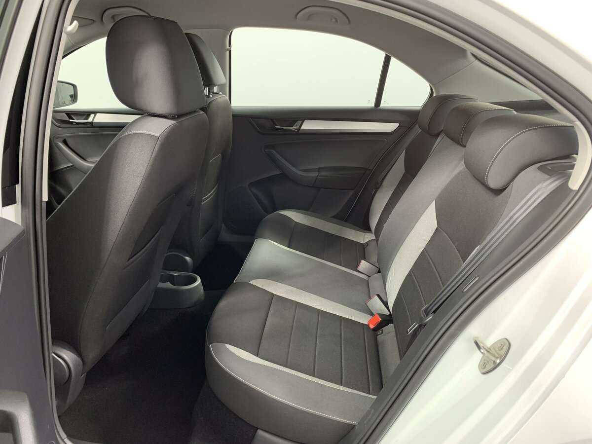 Skoda Rapid с пробегом — 2019 год. Фото: #8