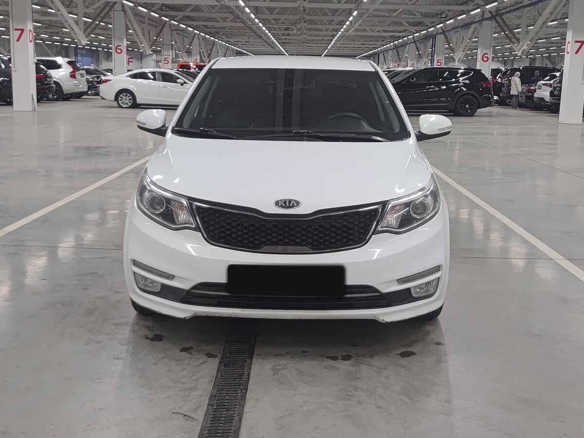 Kia Rio с пробегом — 2016 год. Фото: #1