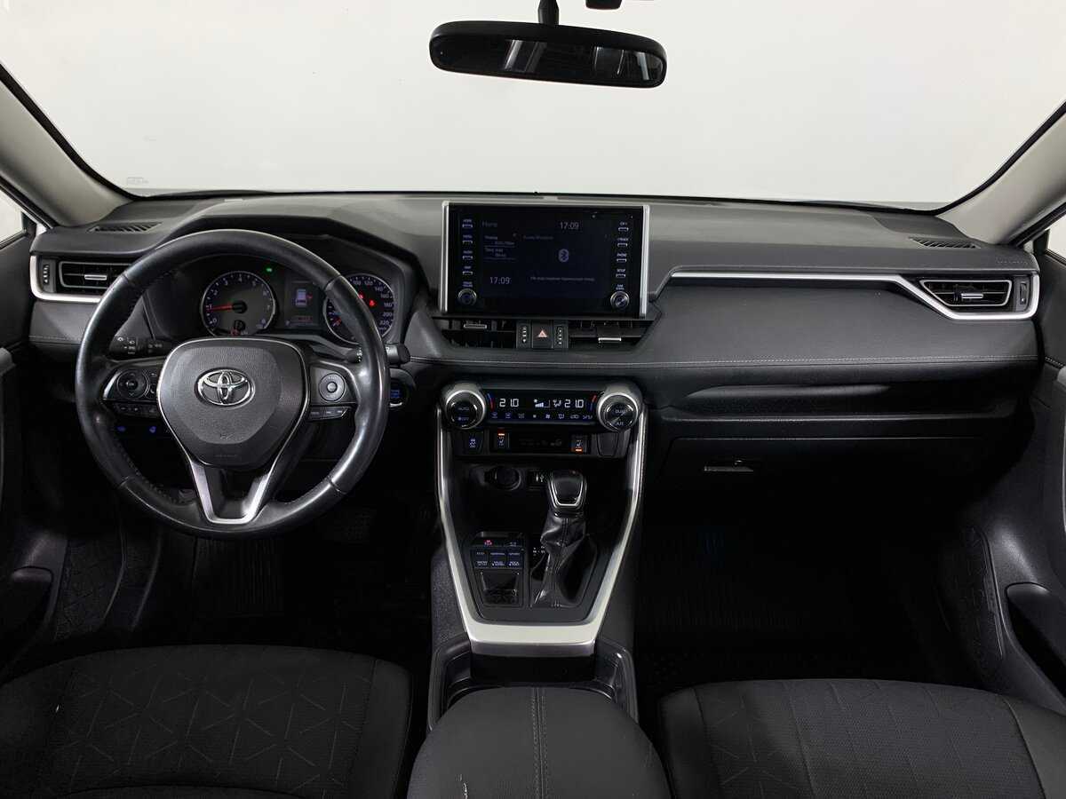 Toyota RAV4 с пробегом — 2020 год. Фото: #12