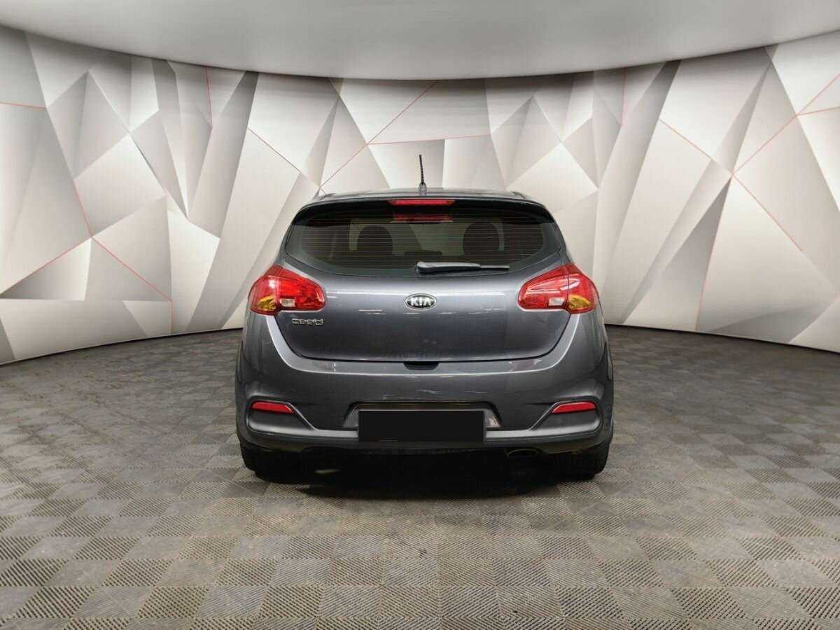 Kia Ceed с пробегом — 2014 год. Фото: #7