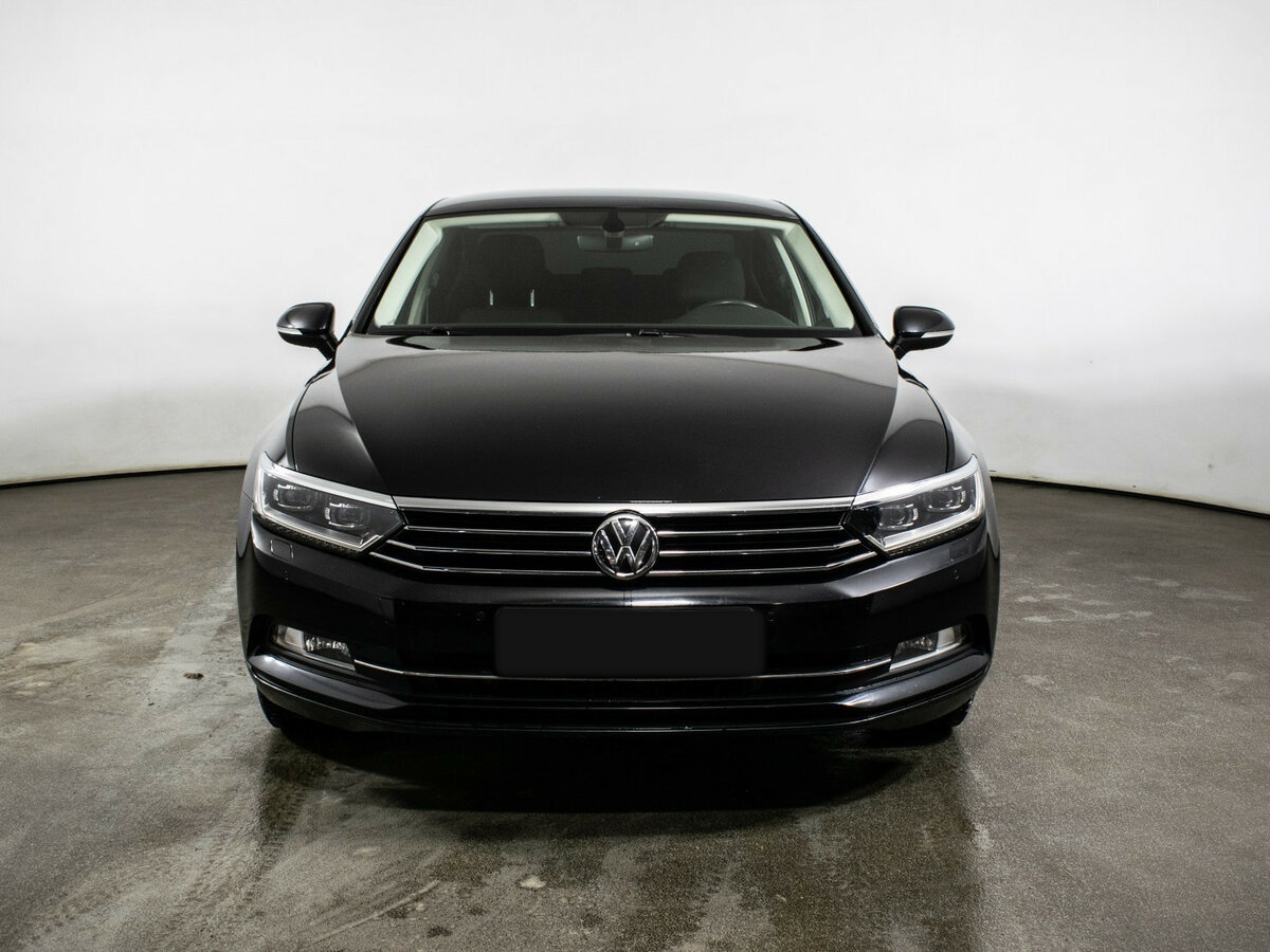 Volkswagen Passat с пробегом — 2017 год. Фото: #1