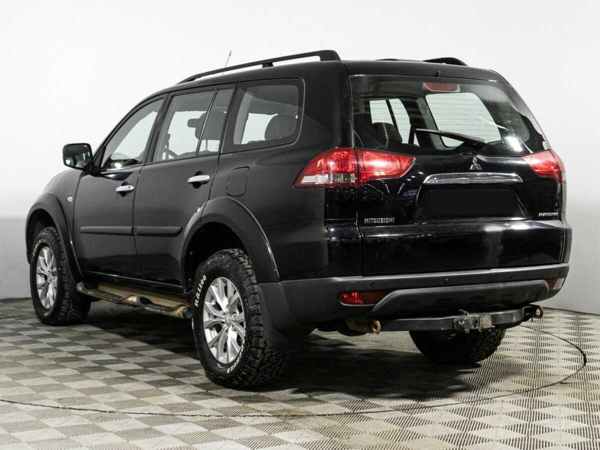 Mitsubishi Pajero Sport с пробегом — 2013 год. Фото: #6
