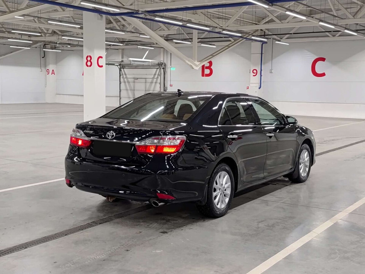 Toyota Camry с пробегом — 2018 год. Фото: #4