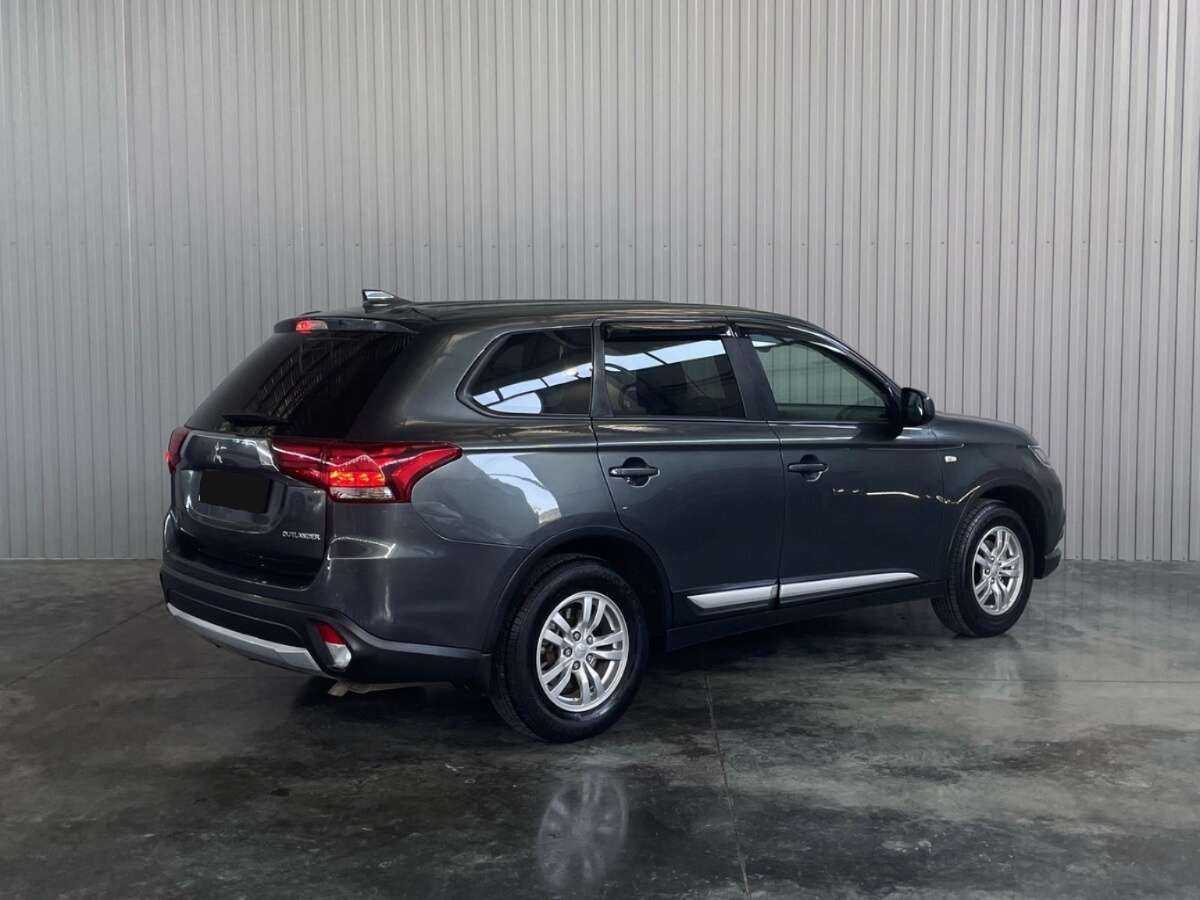 Mitsubishi Outlander с пробегом — 2018 год. Фото: #4