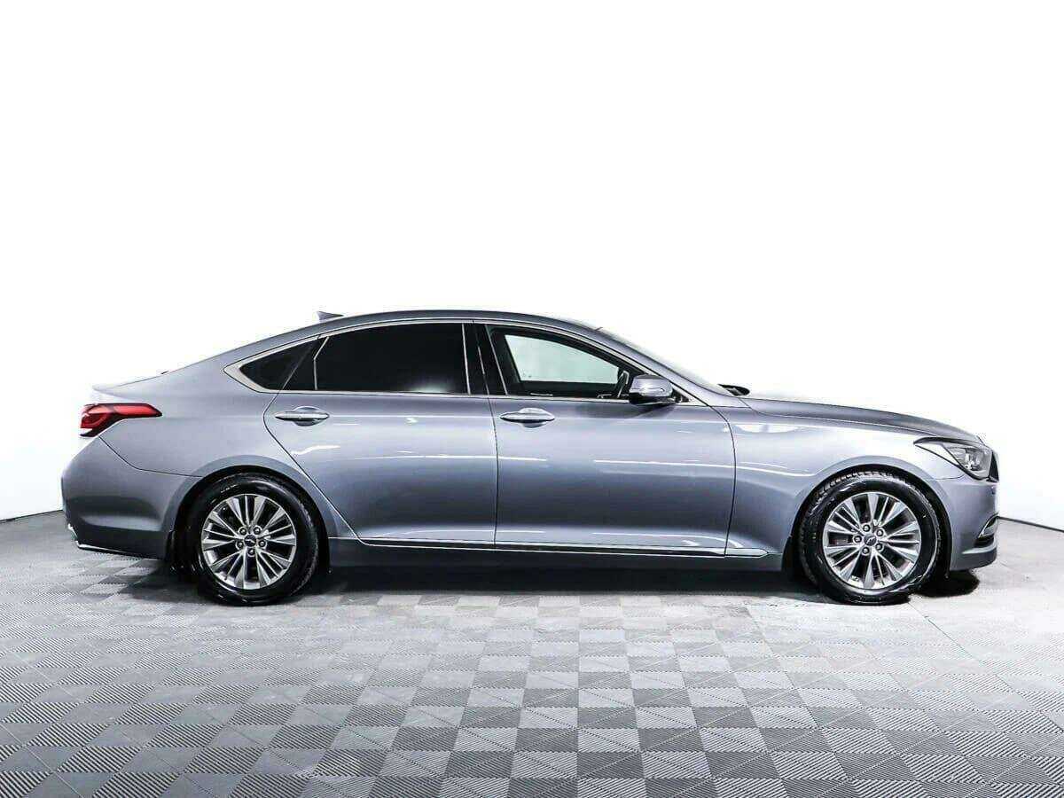 Hyundai Genesis с пробегом — 2014 год. Фото: #3