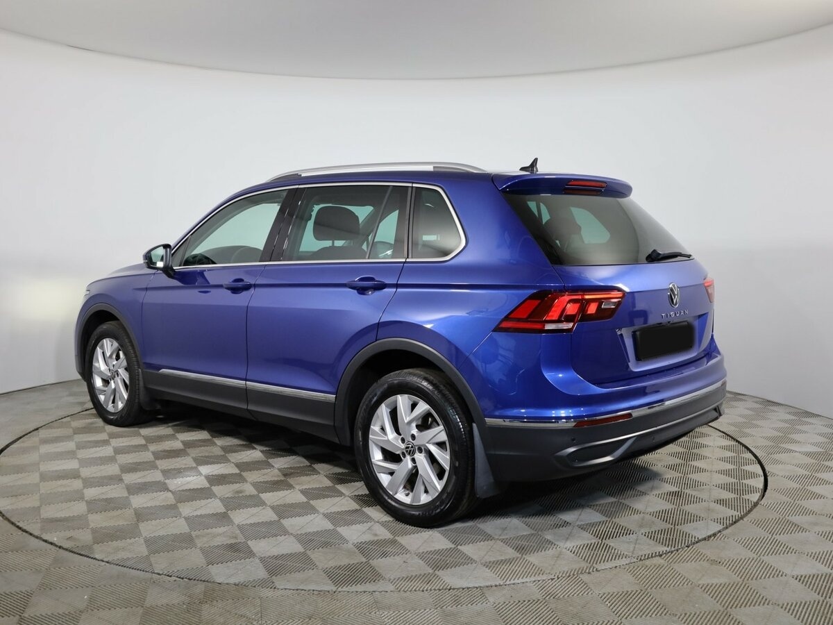 Volkswagen Tiguan с пробегом — 2021 год. Фото: #6