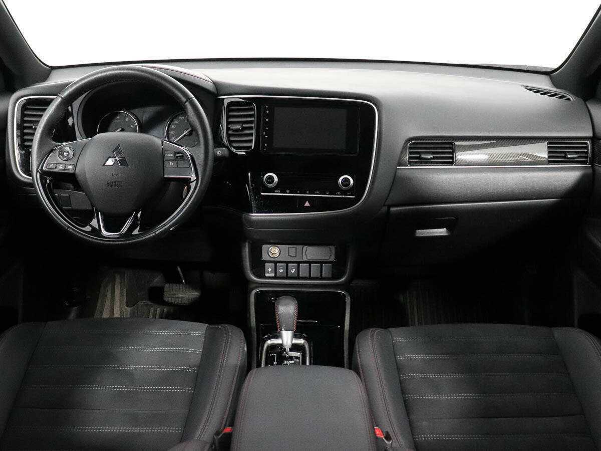 Mitsubishi Outlander с пробегом — 2021 год. Фото: #15