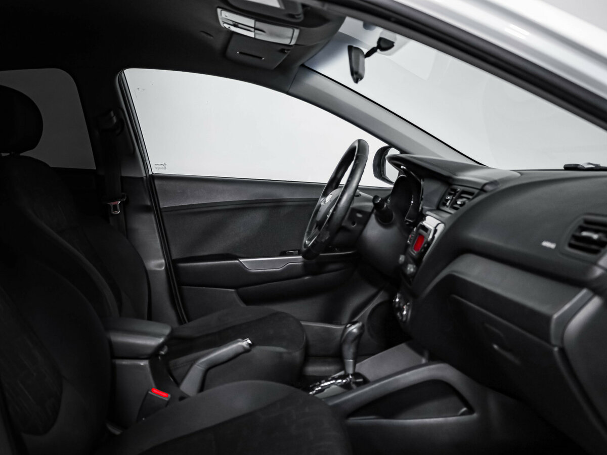 Kia Rio с пробегом — 2013 год. Фото: #19