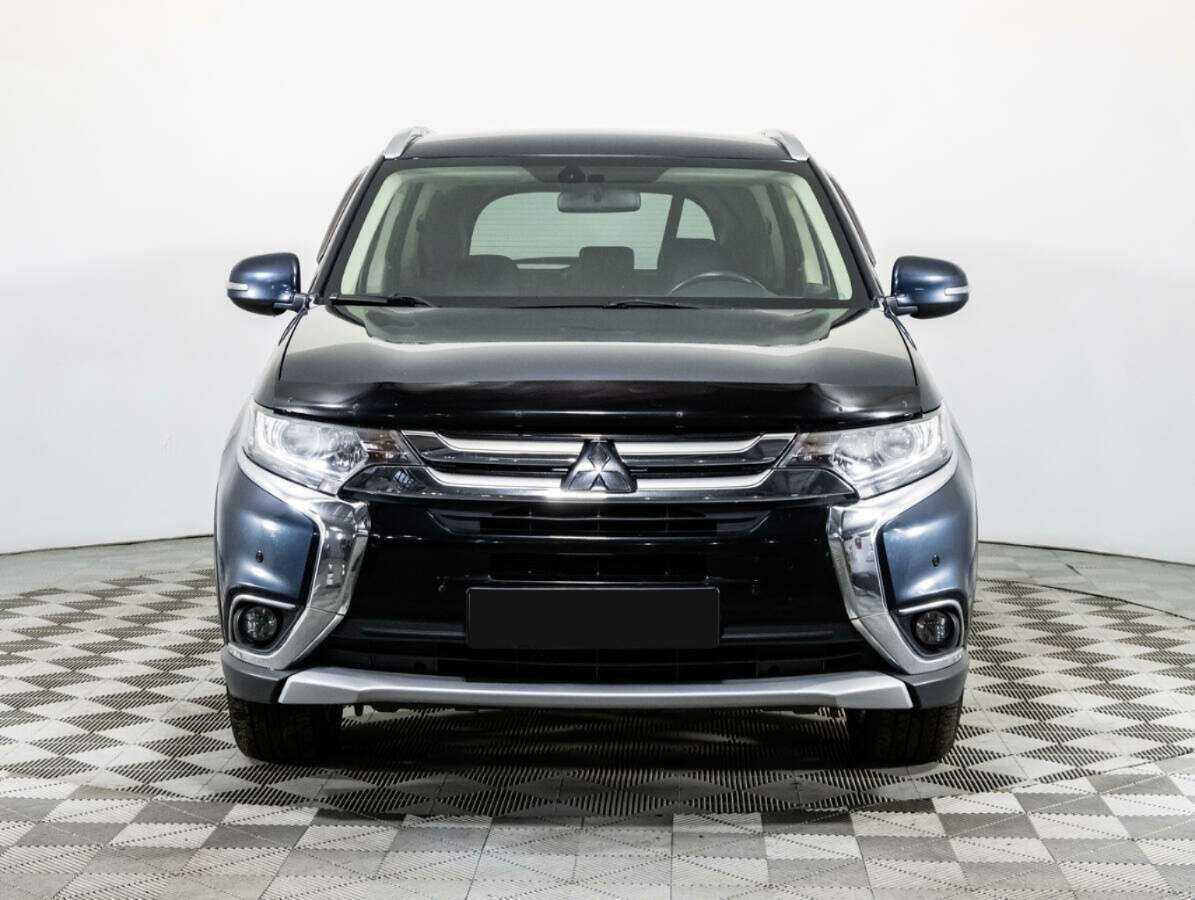 Mitsubishi Outlander с пробегом — 2017 год. Фото: #1
