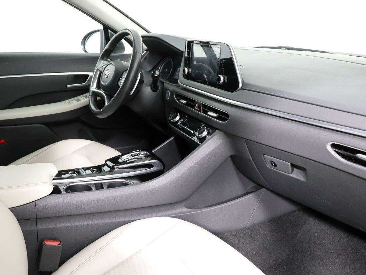 Hyundai Sonata с пробегом — 2020 год. Фото: #6