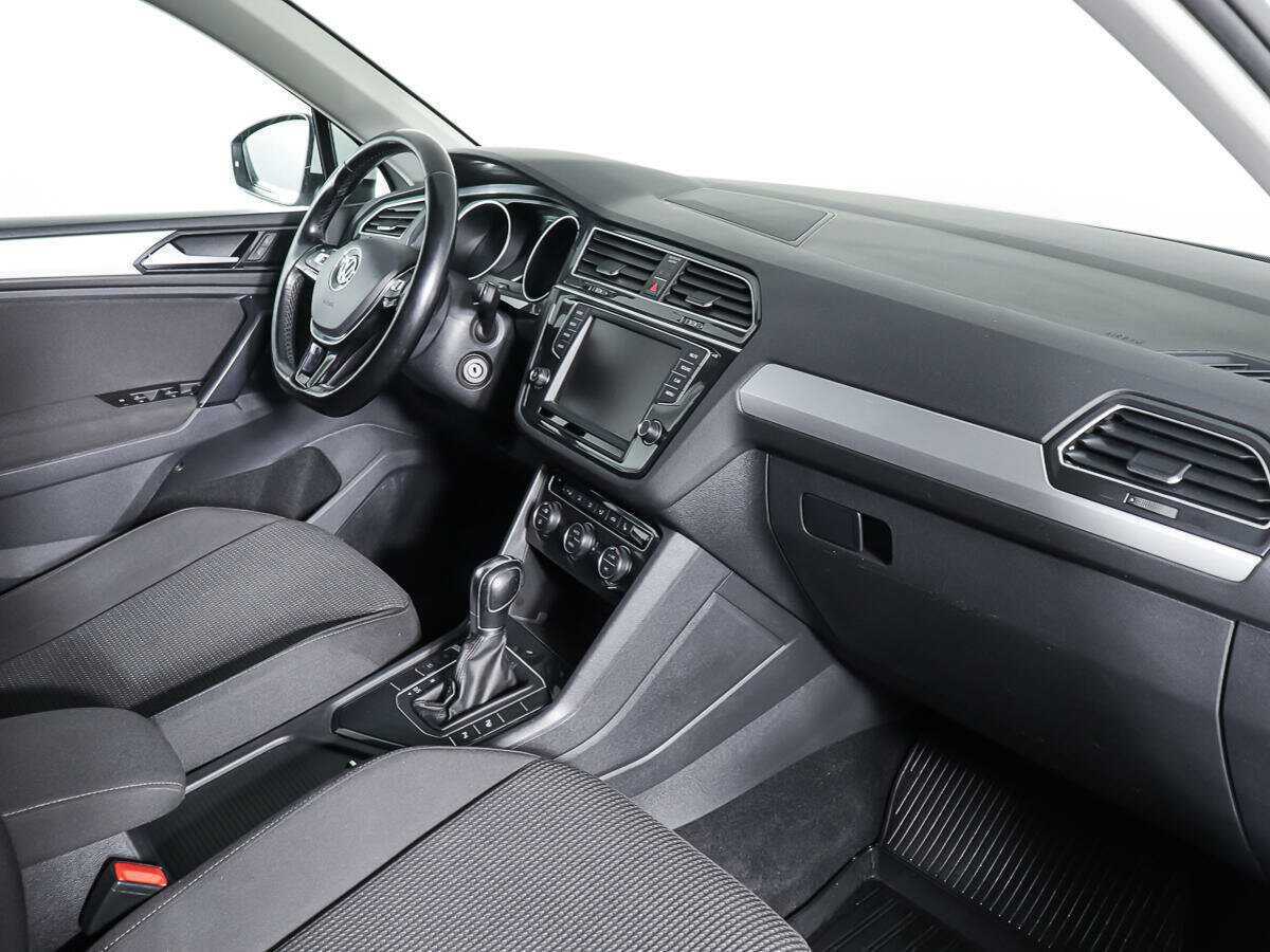 Volkswagen Tiguan с пробегом — 2017 год. Фото: #8