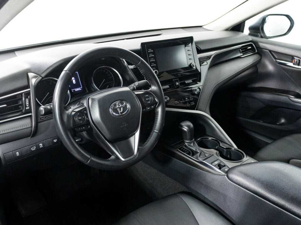 Toyota Camry с пробегом — 2021 год. Фото: #10