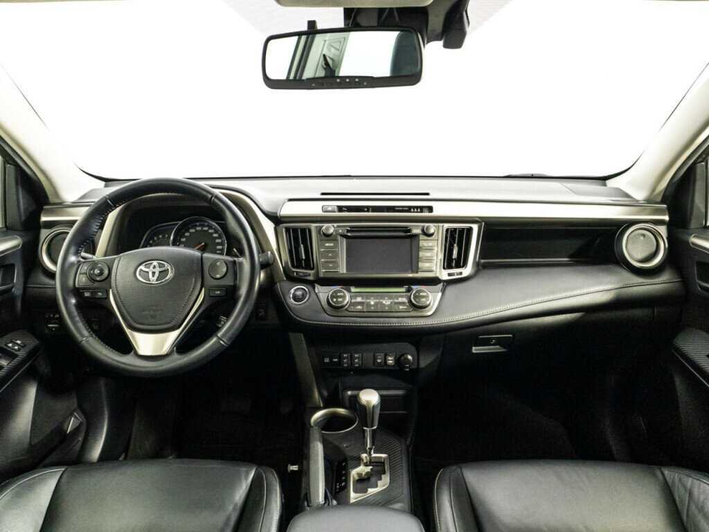 Toyota RAV4 с пробегом — 2013 год. Фото: #12