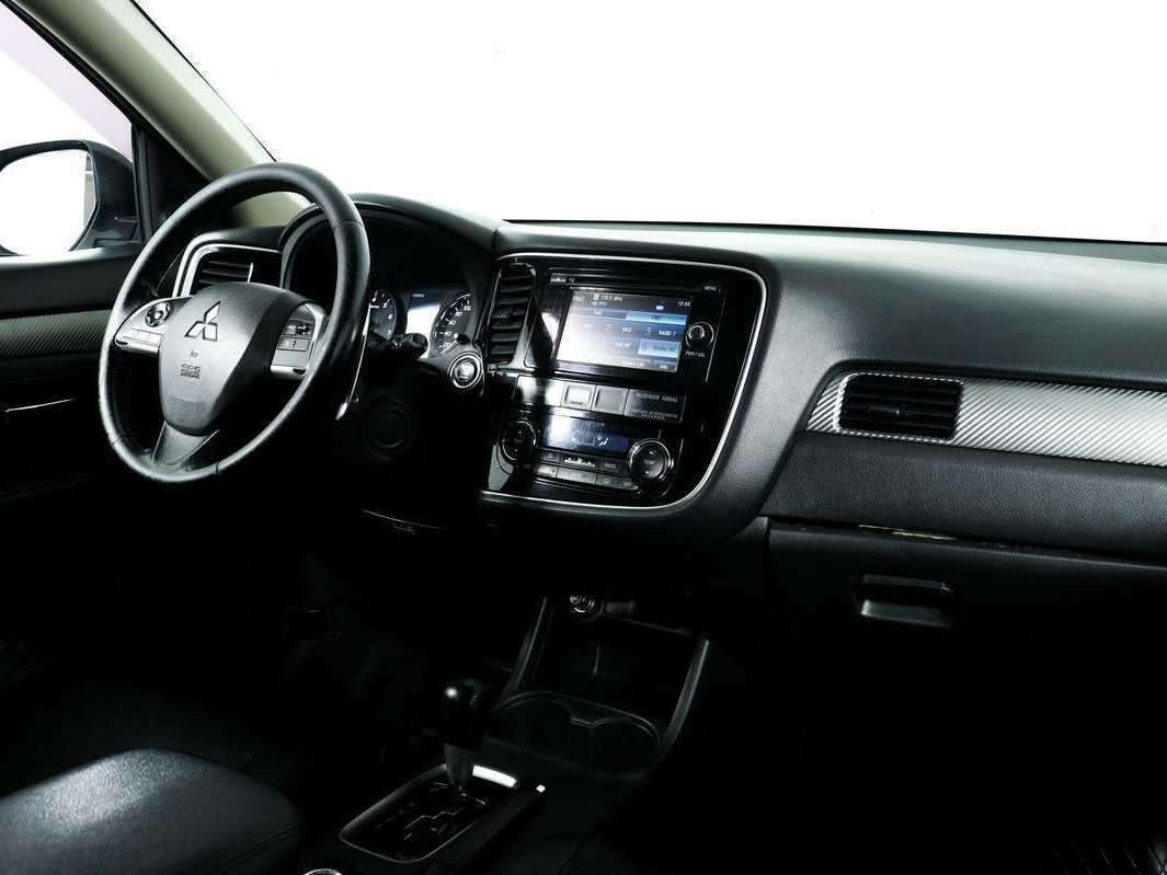 Mitsubishi Outlander с пробегом — 2013 год. Фото: #10