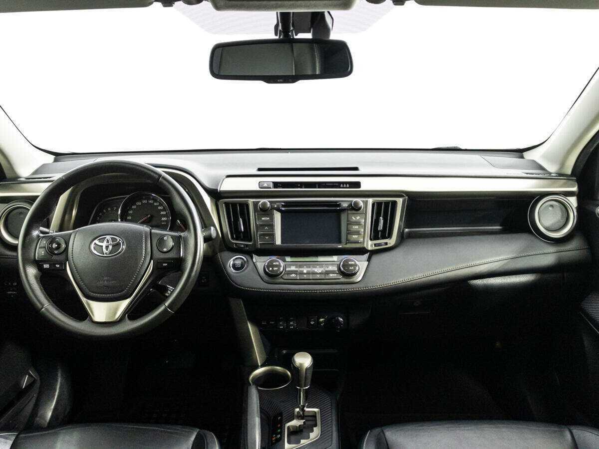 Toyota RAV4 с пробегом — 2013 год. Фото: #12