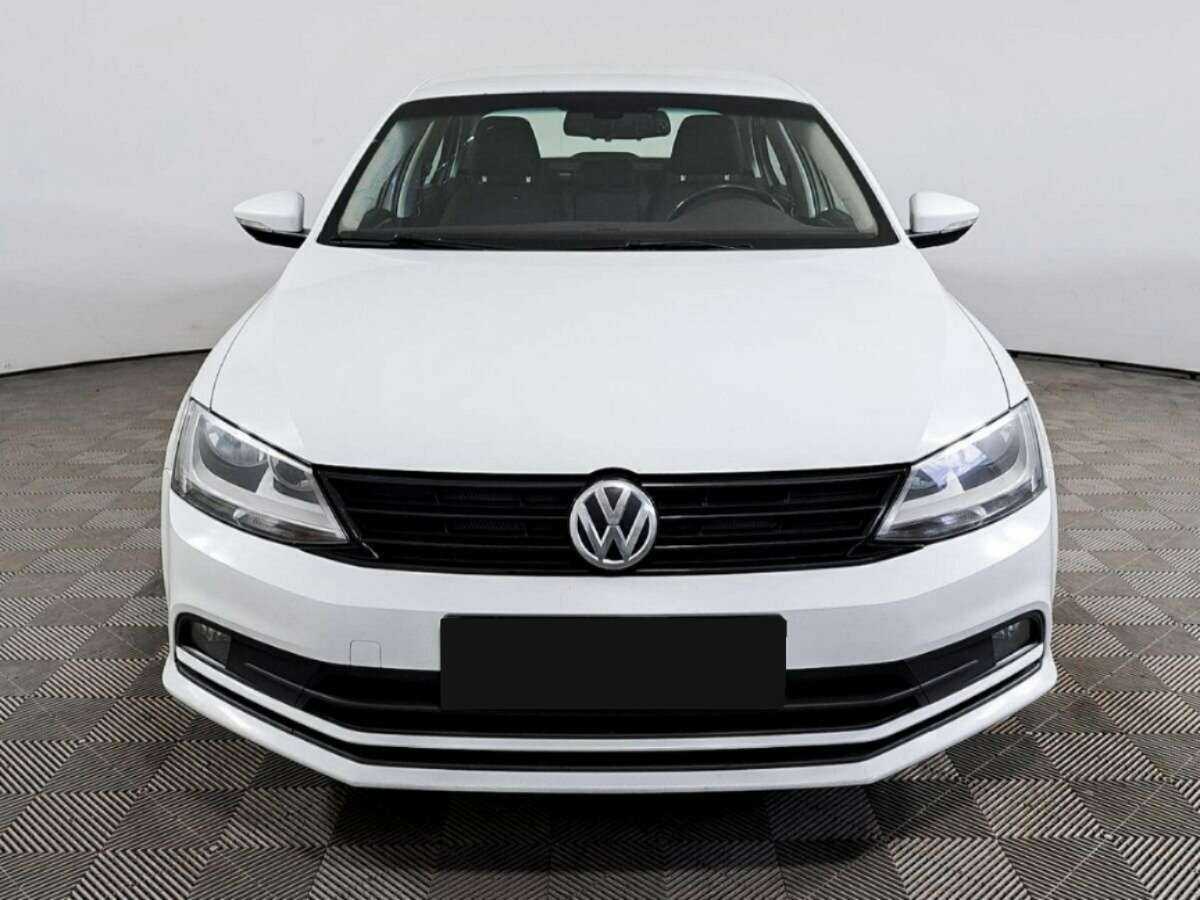 Volkswagen Jetta с пробегом — 2016 год. Фото: #1